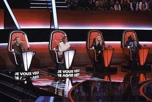 Closer 1080 Les premiers pas de Tayc dans son costume de juré !