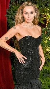 Closer 1081 MILEY CYRUS DE RETOUR EN HANNAH MONTANA : LES FANS VALIDENT …OU PRESQUE !