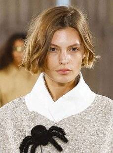 Closer 1081 LA TÊTE