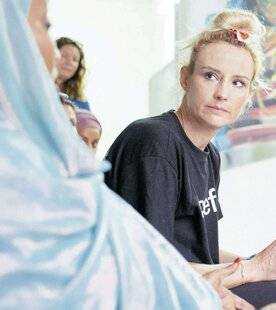 Closer 1082 Elodie Gossuin BLOQUÉE À DUBAI elle a eu la peur de sa vie