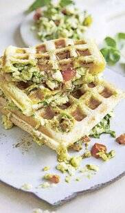 Closer 1082 GAUFRES SANDWICHS À LA BURRATA ET AUX TOMATES CERISES