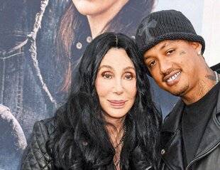 Closer 1084 Elle se serait fiancée à Alexander Edwards