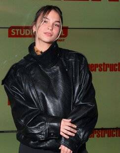 Closer 1084 D'apprentie coiffeuse à nouveau visage du cinéma