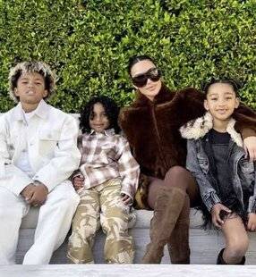 Closer 1085 Elle a présenté ses enfants à Lewis Hamilton