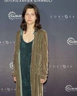 Closer 1085 NASTYA GOLUBEVA, L’actrice révélation du printemps !