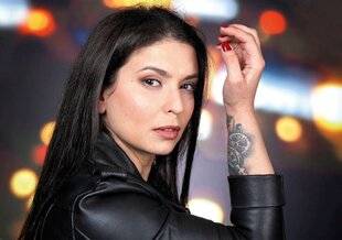 Closer 1087 Lucie Bernardoni DANS LE VISEUR DE LA JUSTICE pour “ violences volontaires” sur sa fille