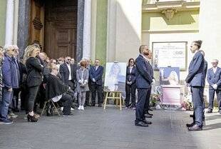 Closer 1088 SA FILLE, GRANDE ABSENTE de ses obsèques