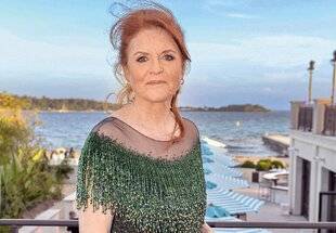 Closer 1089 Elle supplierait Priscilla Presley de lui trouver un “sugar daddy”