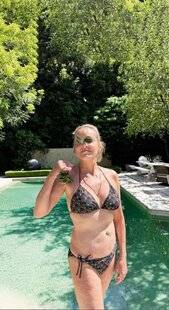Closer 1091 Bikini instinct