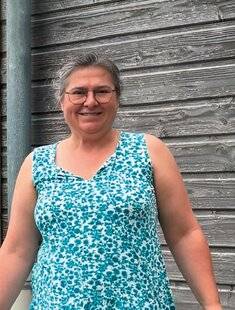 Closer 1091 EMMANUELLE “ Atteinte d'une maladie incurable, ma fille de 27 ans a eu recours au suicide assisté”