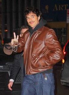 Closer 1094 IL SERAIT AVEC KENDALL JENNER par intérêt…