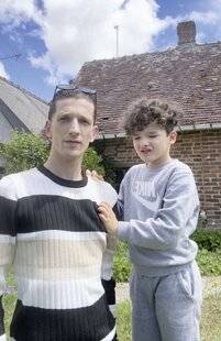 Closer 1096 TRISTAN “Papa à 22 ans d'un enfant handicapé, je me bats seul depuis six ans”