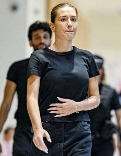 Closer 1099 AU TRIBUNAL, François était là pour elle…