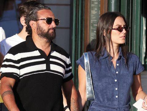 Closer 1105 Cyril Hanouna et Shana Loustau LEUR ESCAPADE secrète…