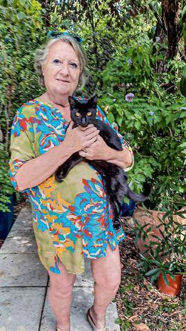 Closer 1107 VÉRONIQUE “Avec notre association, nous avons miraculeusement sauvé des chats de l’enfer du mégafeu en Gironde”