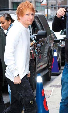 Closer 1111 Ed Sheeran SA FAMILLE ET SES AMIS lui tournent le dos !