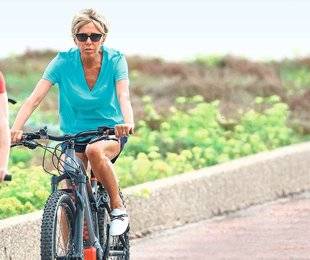 Closer 738 SON HOSPITALISATION EN PLEIN ÉTÉ