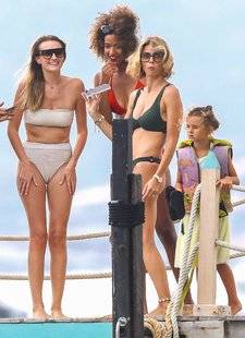 Closer 738 MÊME EN ÉTÉ, JAMAIS SANS SES MISS !