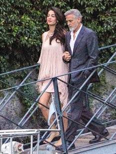 Closer 738 SES VACANCES PERTURBÉES PAR LA RUMEUR