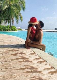 Closer 738 SEX ON THE BEACH