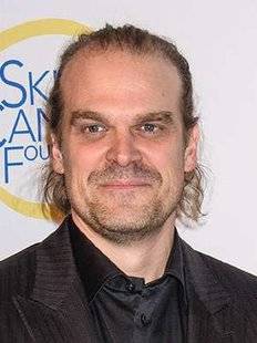 Closer 760 DAVID HARBOUR ET LILY ALLEN