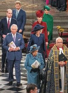 Closer 770 LEUR ADIEU GLACIAL À LA FAMILLE ROYALE