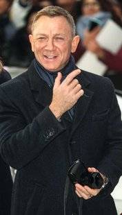 Closer 772 Il compte déshériter ses deux filles