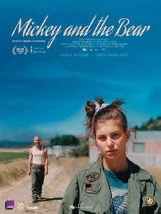 Closer 780 MICKEY AND THE BEAR d'Annabelle Attanasio