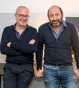 Closer 781 La télé, c'est plus drôle à deux !