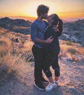 Closer 784 Demi Lovato et Max Ehrich Un Max d'amour
