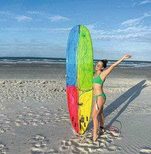 Closer 785 Jazmin Grimaldi Elle planche sur ses vacances