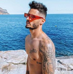 Closer 786 Baptiste Giabiconi Une histoire à bronzer debout