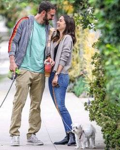 Closer 787 Ben Affleck et Ana de Armas Amor de rire