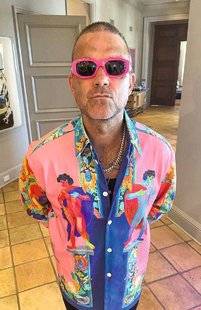 Closer 787 Robbie Williams Flamme en rose