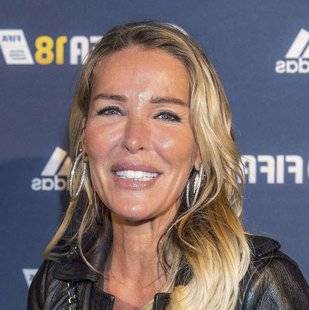 Closer 789 ELLE S'APPRÊTE À ÉCRIRE TOUTE SA VÉRITÉ