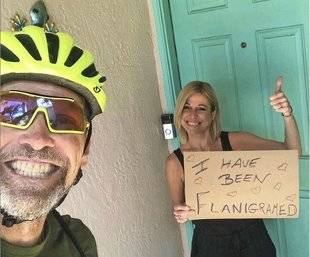 Closer 789 “J'ai parcouru 5 000 km à vélo pour faire le tour de mes amis et leur offrir un sourire”