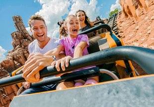 Closer 791 5 personnalités qui jouent les attractions au parc