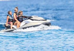 Closer 792 DES VACANCES EN FAMILLE QUI EN JETTENT !