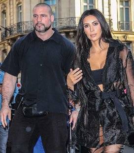 Closer 802 SON EX-GARDE DU CORPS VA LUI VERSER 6,1 MILLIONS DE DOLLARS
