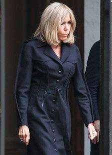 Closer 804 MENACÉE, ELLE EST CONFINÉE À L'ÉLYSÉE