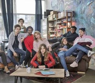 Télé Star 2221 La série qui rend dingue les ados