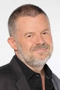 Télé Star 2222 Éric Naulleau, sa propre émission sur C8 ?