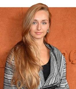 Télé Star 2225 La petite-fille de Johnny Hallyday dans Demain nous appartient !