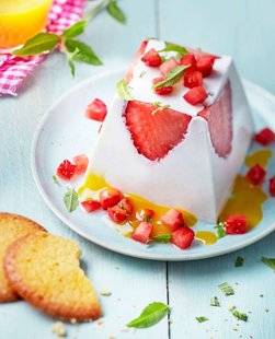 Télé Star 2228 Panna cotta de Chavroux aux fraises et coulis de mangue