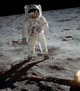 Télé Star 2231 Ces 8 anecdotes méconnues sur la conquête de la Lune