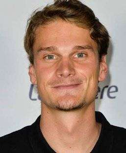 Télé Star 2234 Le CV de Yannick Agnel