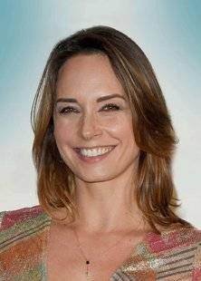 Télé Star 2242 '' J'aimerais avoir une carrière comme Karine Le Marchand ''