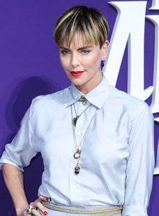 Télé Star 2246 Charlize Theron a du bol