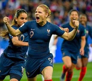 Télé Star 2246 Quelles chaînes diffuseront les matchs de l'Euro 2021 de football féminin ?
