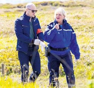 Télé Star 2248 Meurtres à Belle-Île
